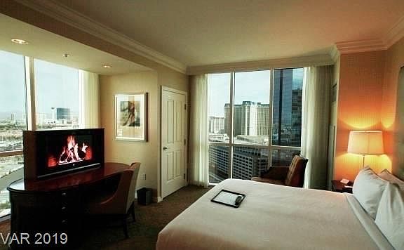 4th image of 135 Harmon Ave #1420