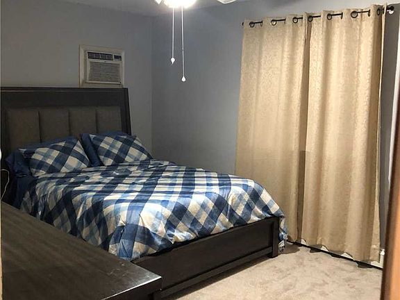 5th image of 90 N Evergreen Dr
