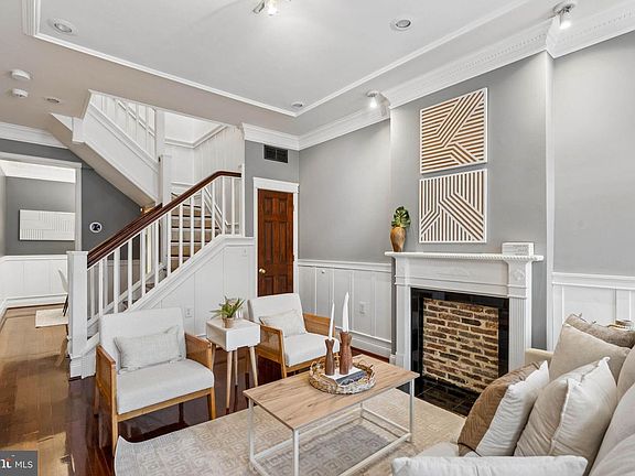 4th image of 108 W Fort Ave