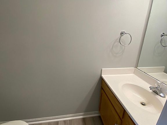 2nd image of 109 Hillridge Ct APT B