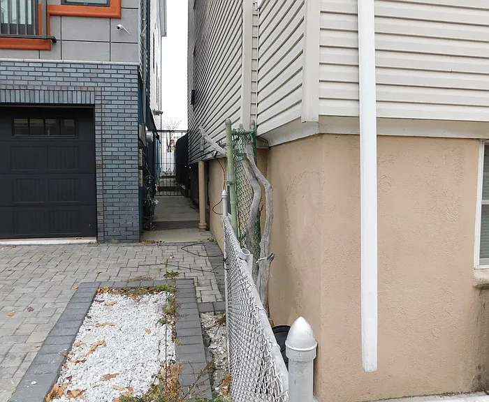 65 W 19th St #1 — Photo 4