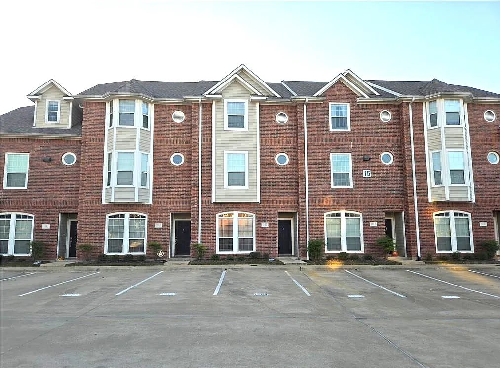 Building Photo - 305 Holleman Dr E #1503