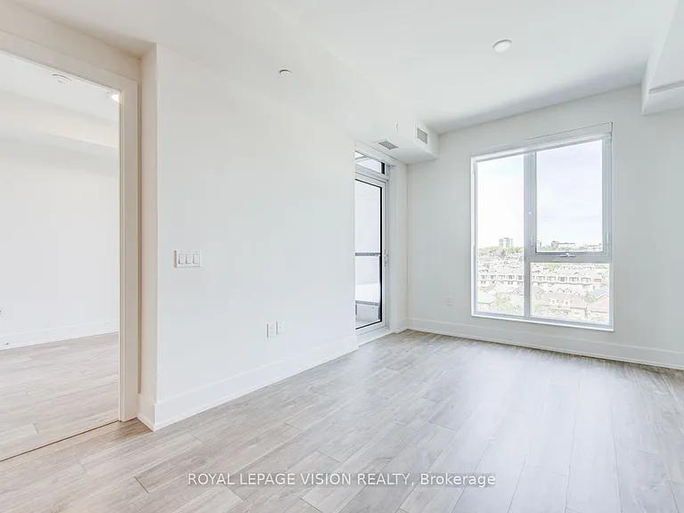 858 Dupont St #710 — Photo 9