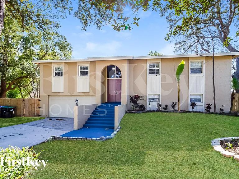 8618 Vannoy Ct — Photo 1