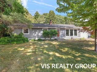 14662 Lakeshore Dr, Grand Haven, MI 49417