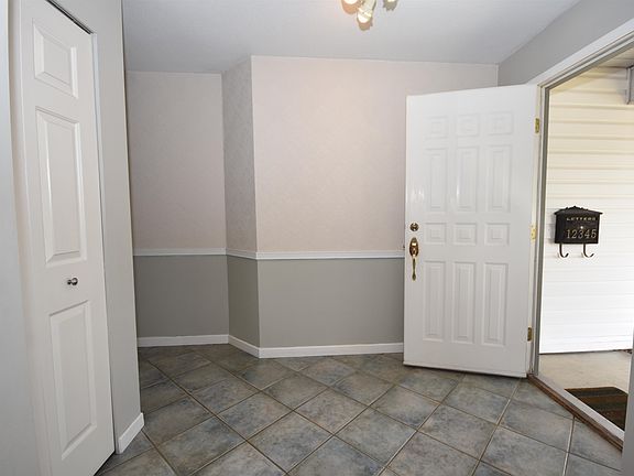 3rd image of 4857 59th St