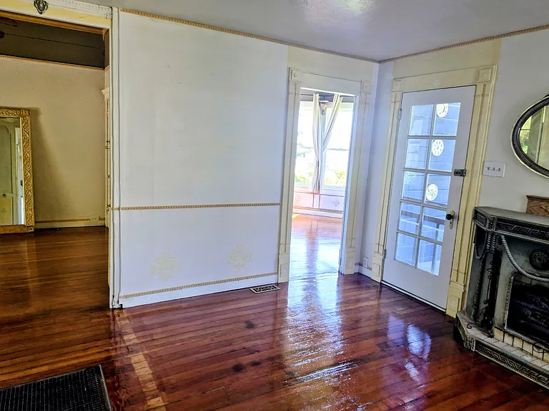 725 Alhambra St — Photo 28