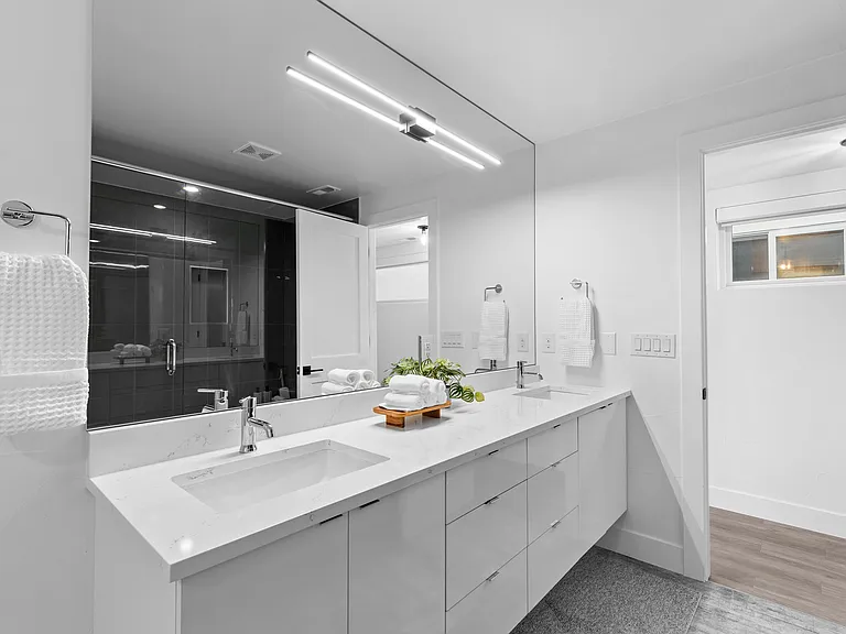 3224 W 16th Ave — Photo 13
