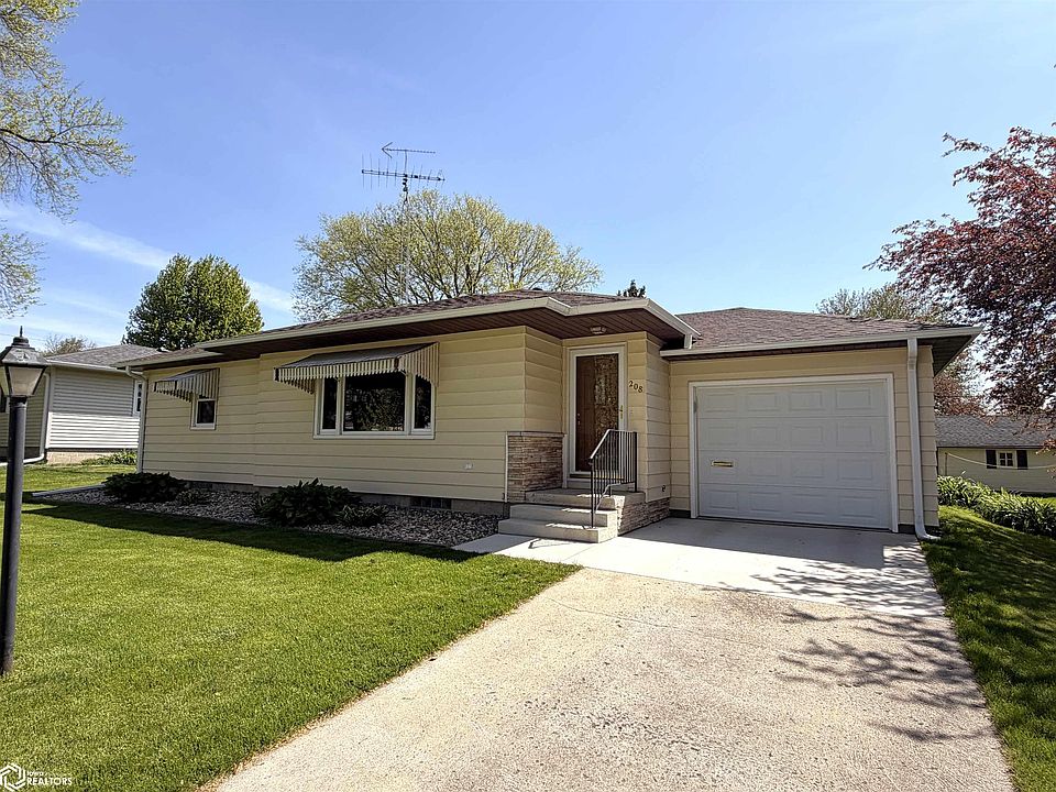 1st image of 208 7th St SE