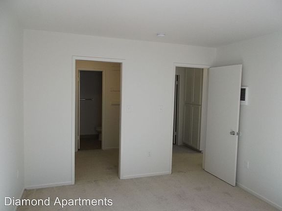 5th image of 4721 Lamont St APT 3