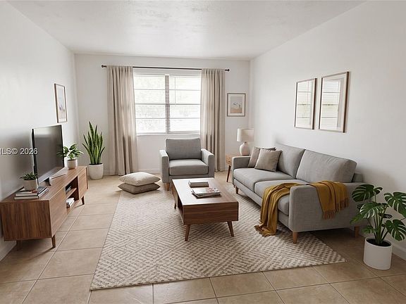 3rd image of 1370 NE 119th St #137021