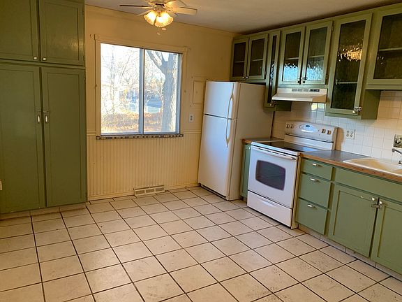 2nd image of 2648 22nd Ave