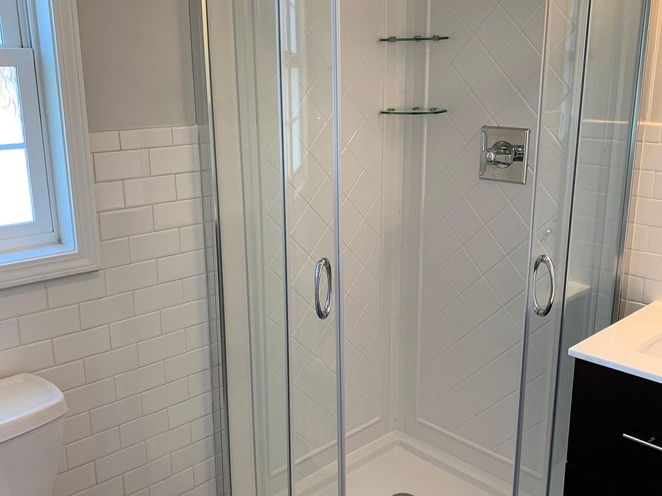 1st image of 505 W 49th St #1