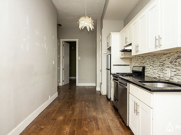 2nd image of 126 Melrose St #1G