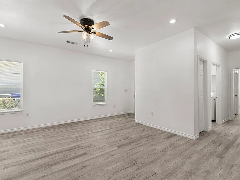 1215 Kellum St #1 — Photo 5