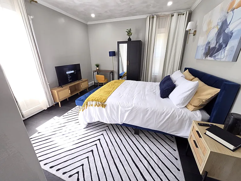 17 Elizabeth St #1 — Photo 4