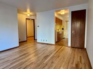 611 Tg Stern, Seattle, WA 98103
