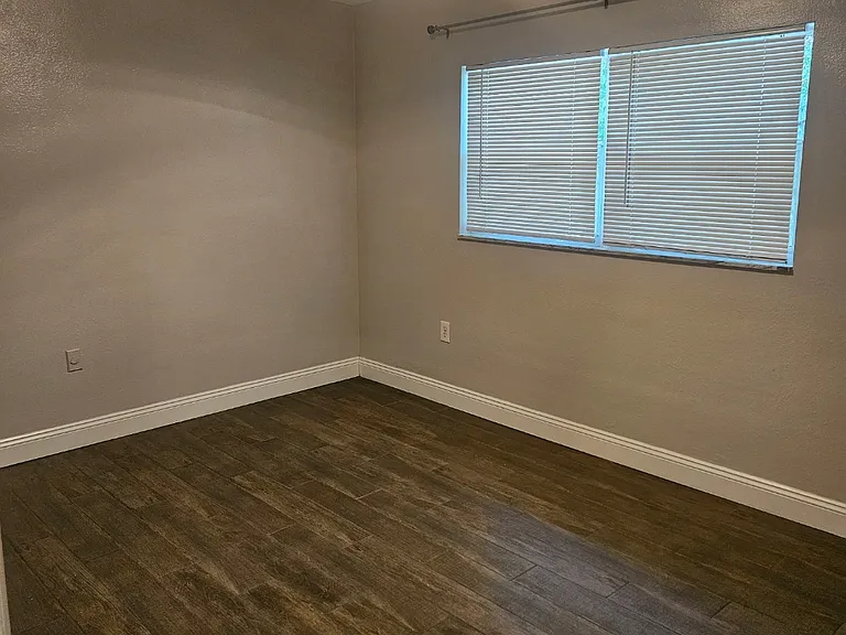 611 S Mills Ave #1 — Photo 14