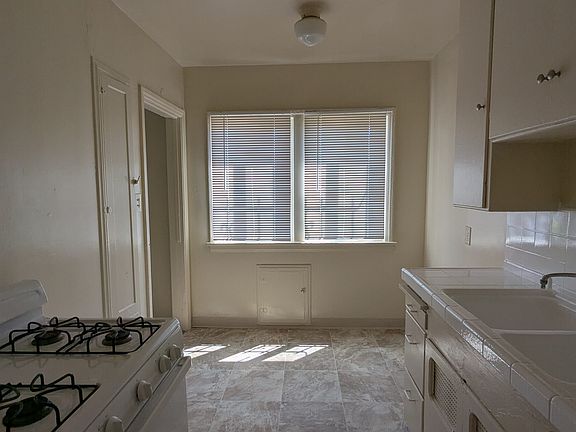 5th image of 1009 E Hyde Park Blvd #1/2