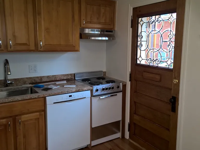 1124 Vine St #C — Photo 5