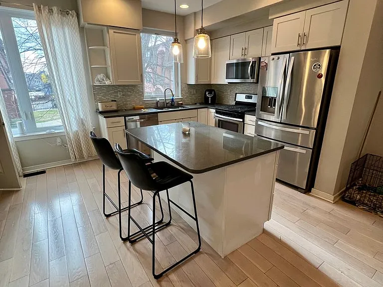 606 W Jefferson St — Photo 11