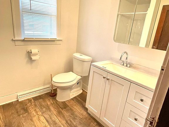 5th image of 2411 Deindorfer St