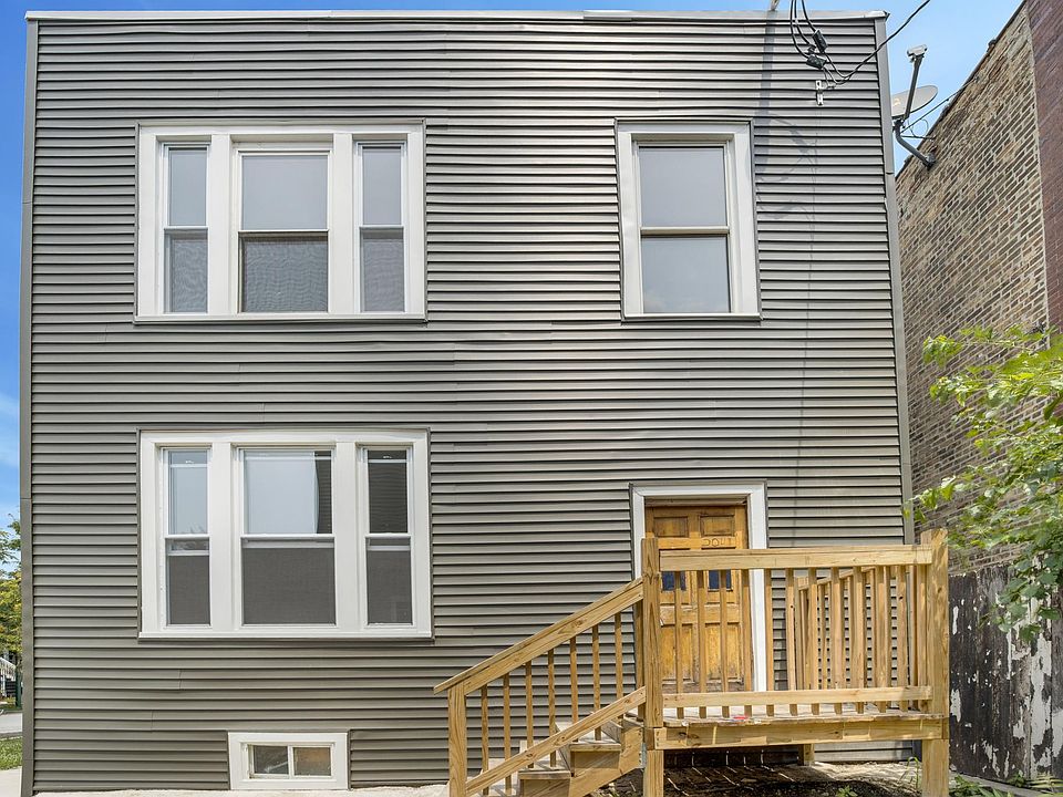 1st image of 2401 N Hamlin Ave Unit 2R