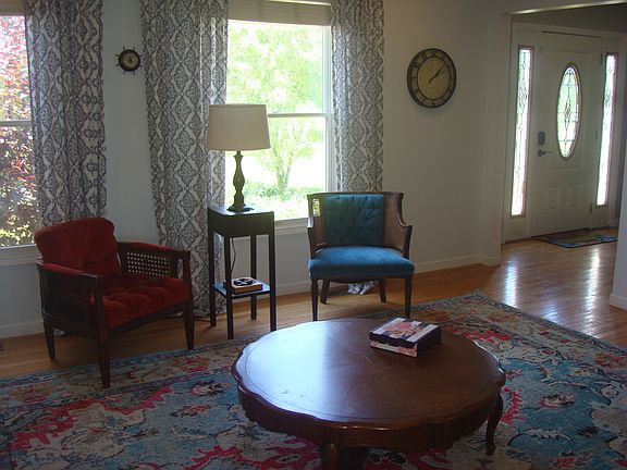 5th image of 5545 Lincoln Ave