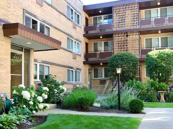 1933 Harrison St APT 3B, Evanston, IL 60201