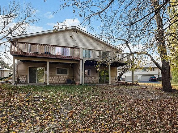 3rd image of 3696 York Cir