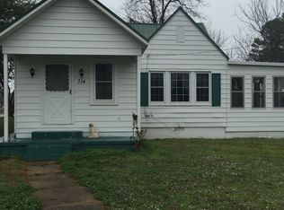 714 W 6th St, Rector, AR 72461