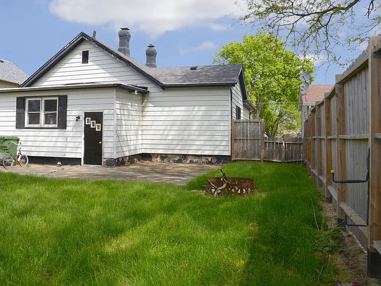 1105 W Lafayette St — Photo 14