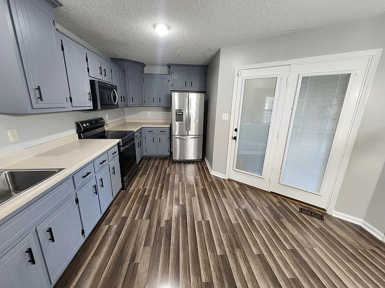 4028 Challis Dr — Photo 8