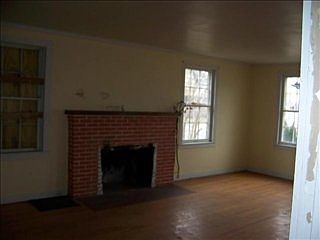 4th image of 319 N William St