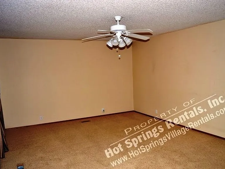9 Ona Cir — Photo 3