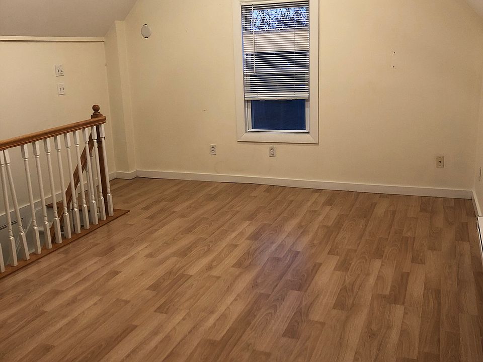 2nd image of 65 Friend St #2R