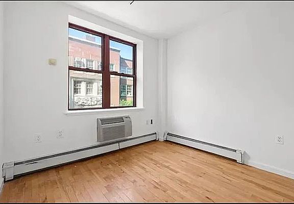 3rd image of 190 E 7th St APT 509