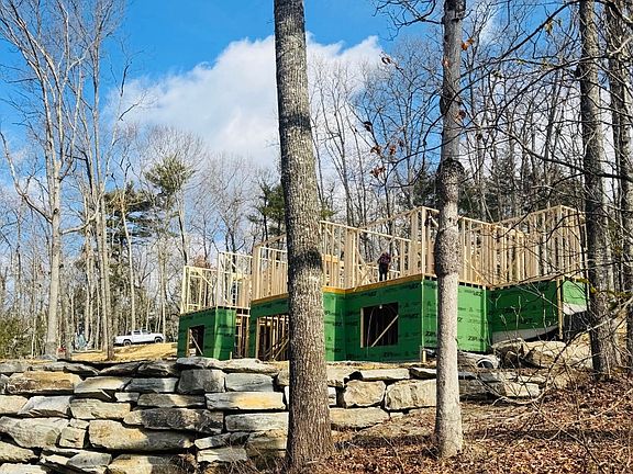 3rd image of 5 N Ridgeline Road