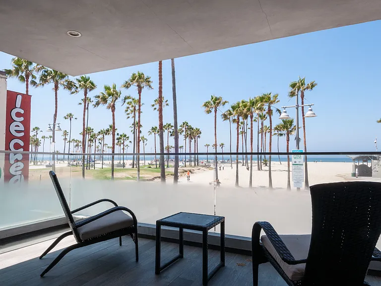 1309 S Ocean Front Walk #A — Photo 11