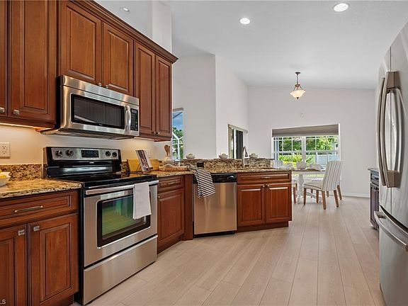 4th image of 96 Glen Eagle CIR