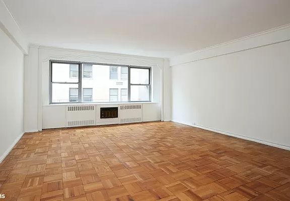 3rd image of 110 E 57th St APT 11A