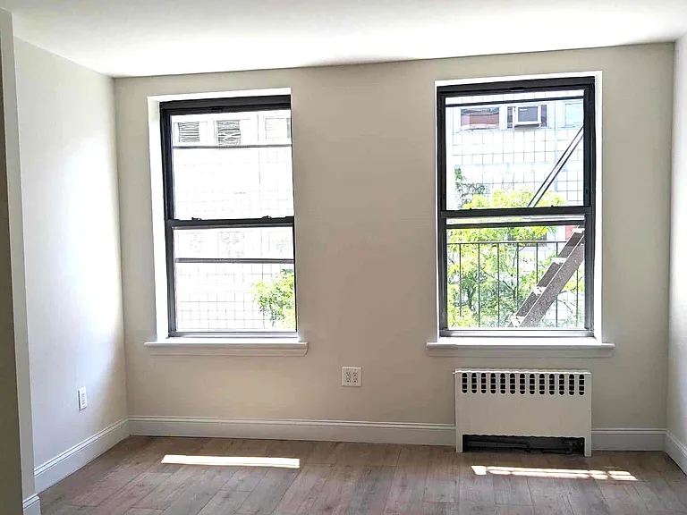 441 W 50th St #4E — Photo 3