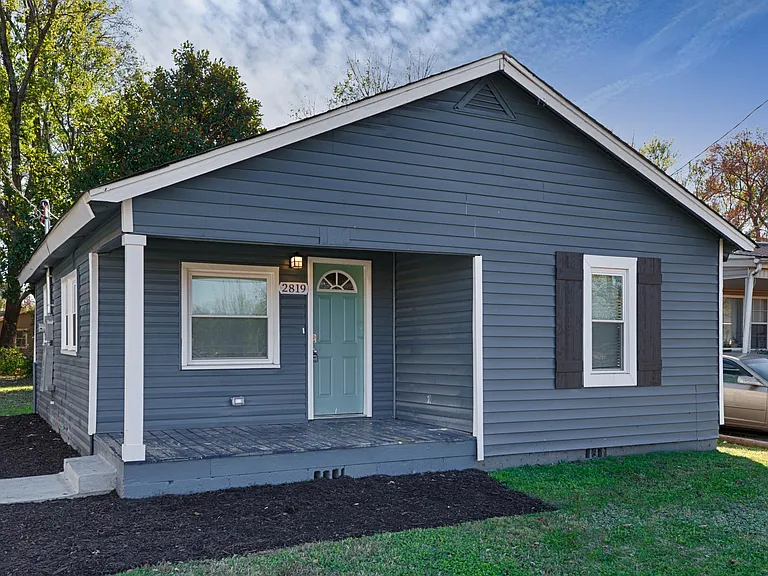 2819 Barbara Dr NW — Photo 1