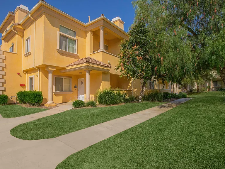 Colony Townhomes — Photo 28
