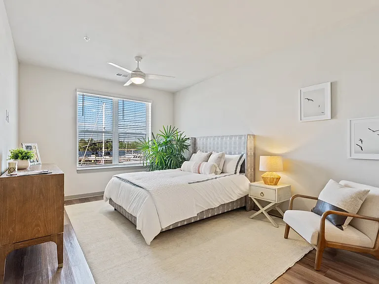 Bed at Pier 33 Apartments in Wilmington NC