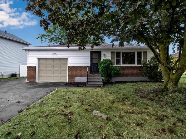1423 99th St, Niagara Falls, NY 14304