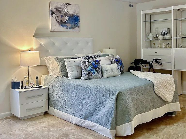 7568 Regency Lake Dr #602 — Photo 19