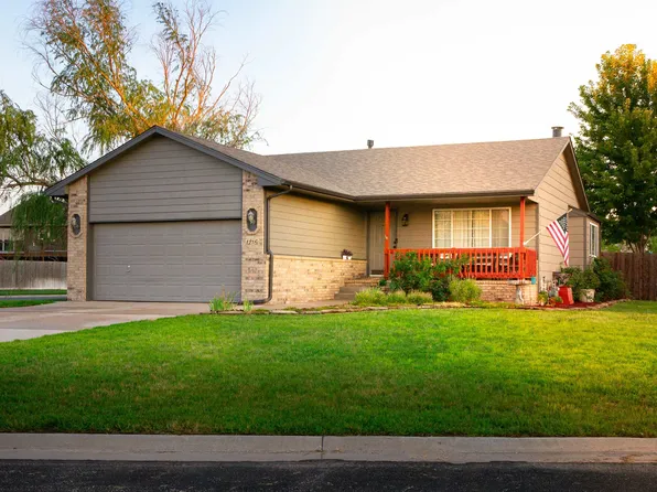 1215 Summerwood Cir, Goddard, KS 67052