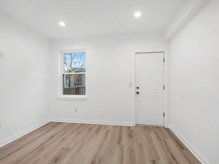 2230 Christian St #2 — Photo 11