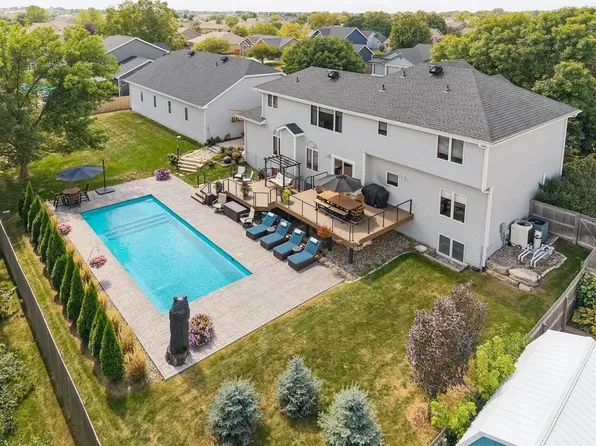 1019 11th Ave SE, Altoona, IA 50009